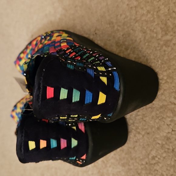 Shoes - Picture 6 of 6